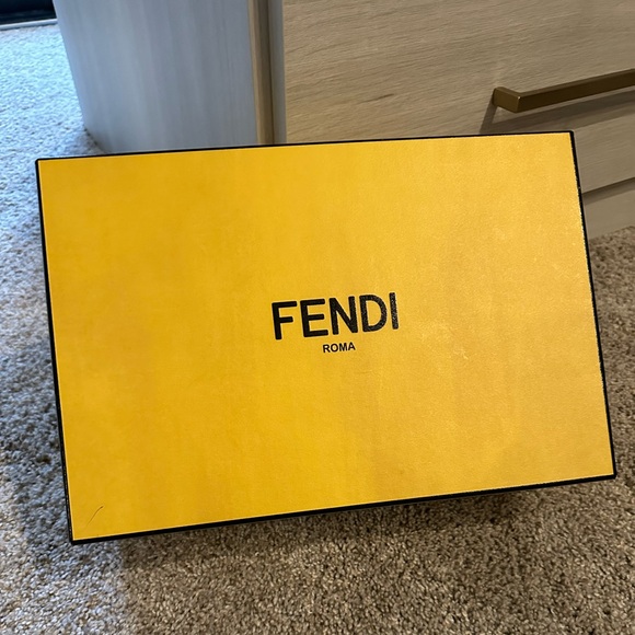 FENDI FF logo motif shearling fur panel leather sneakers, sz 8 - Picture 10 of 10